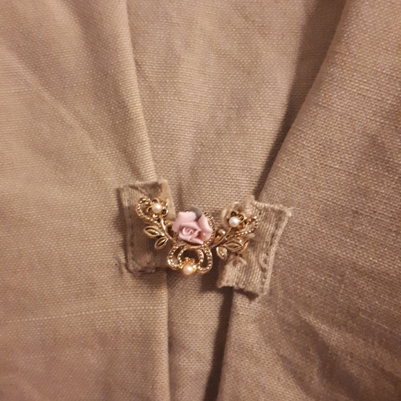 Unique vintage embroidered floral vest - Picture 8 of 11